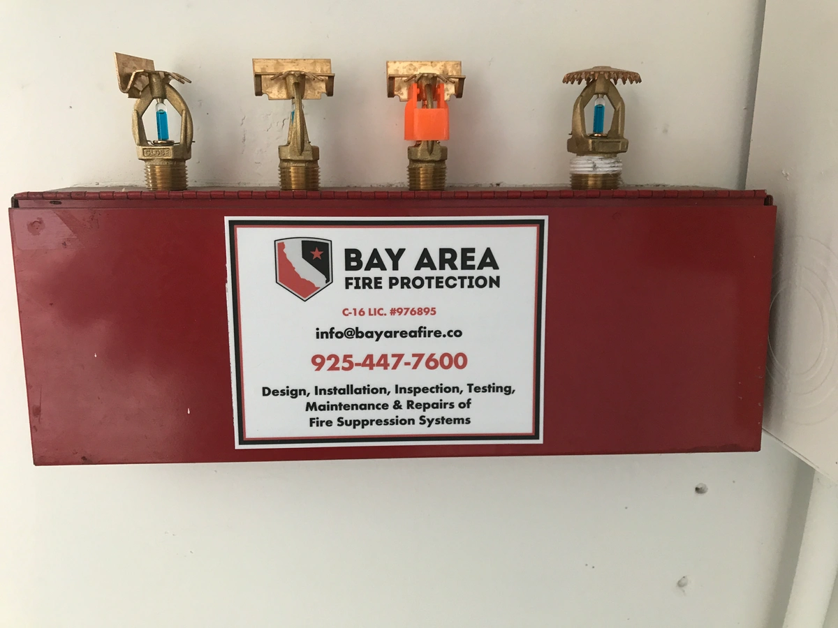 Spare sprinkler head cabinet